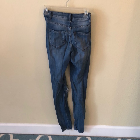 Fashion nova destroyed high wasted jeans - Picture 3 of 3